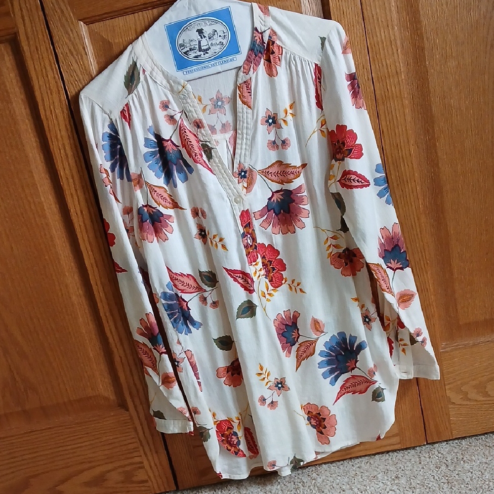 Old Navy Red Floral Blouse Size XS